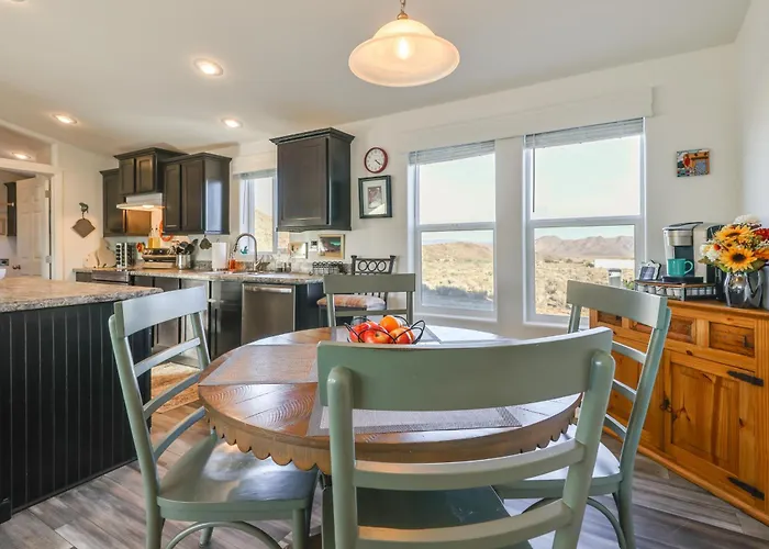 Mtn Views, 15 Mi To Dtwn Kingman: Family Home! *