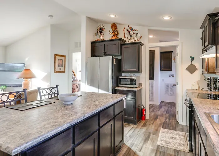 Mtn Views, 15 Mi To Dtwn Kingman: Family Home!