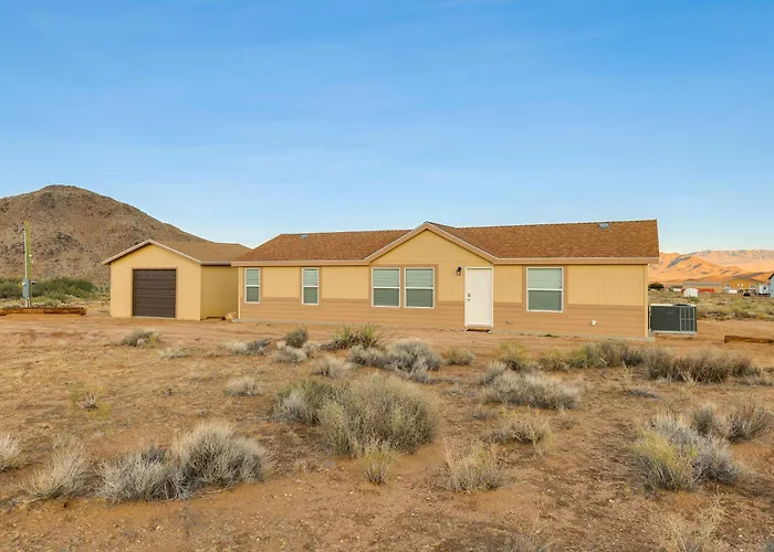 Mtn Views, 15 Mi To Dtwn Kingman: Family Home! *